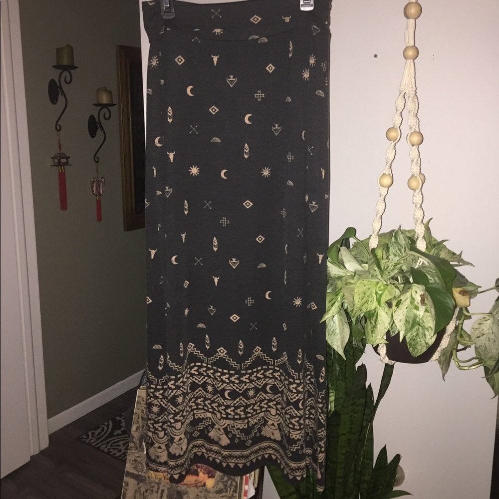 Long southwest print skirt. Very good condition.